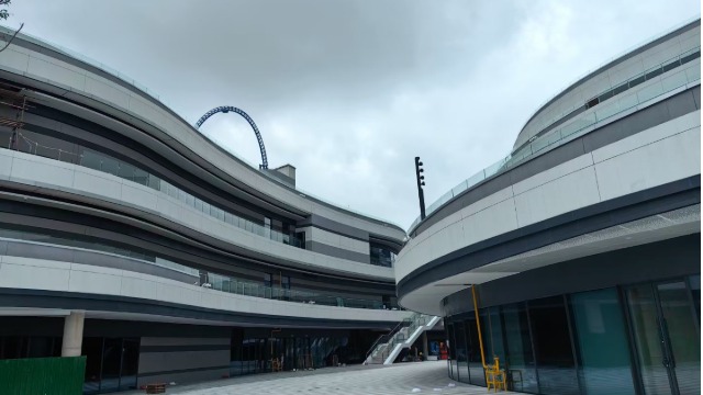 苏州乐园森林世界选用锦埴软瓷做为外饰面材料