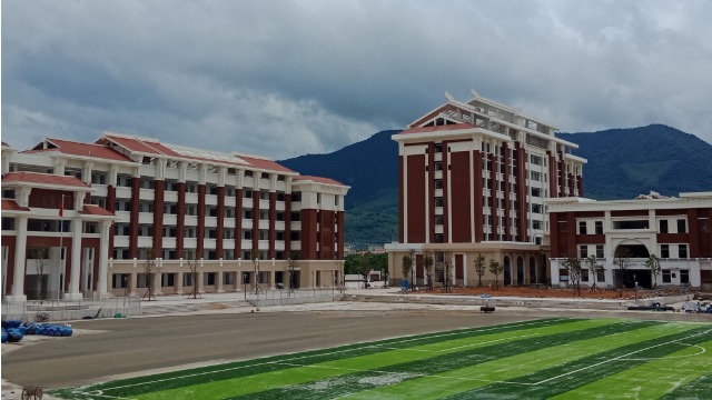 漳州一中选用锦埴软瓷做为外饰面材料