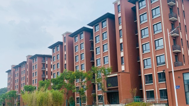 重庆大学溧阳校区选用锦埴软瓷做为外饰面材料